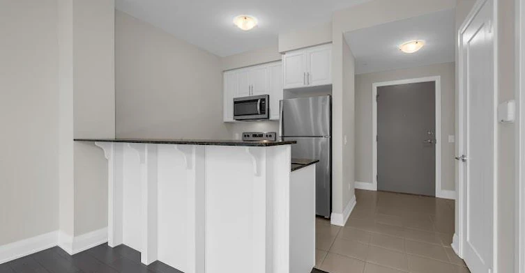 320-16 Concord Place, Grimsby, ON, L3M 4E8 - 3