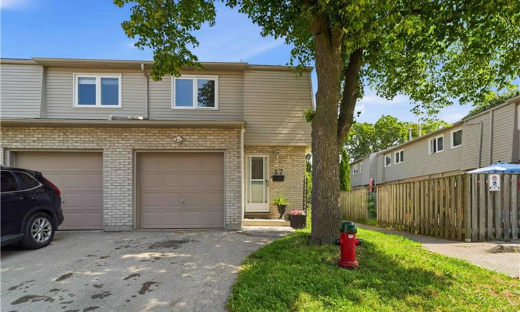 27-1396 Upper Ottawa Street
