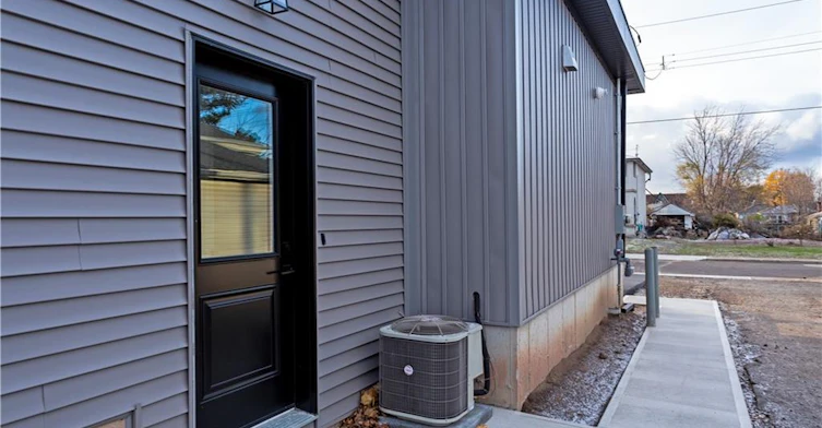 29 Dana Drive, Hamilton, ON, L9A 3H7 - 24