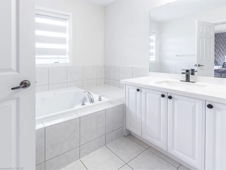32 Hedges Crescent, Hamilton, ON, L8J 1X5 - 13