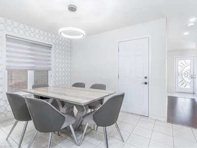 32 Hedges Crescent - 5