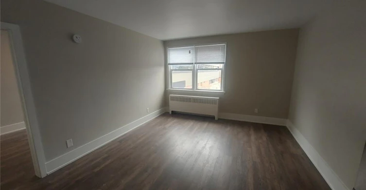 9-181 King Street E, Kitchener, ON, N2G 2K8 - 2
