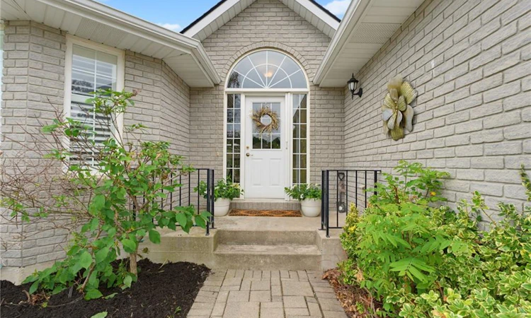 13 Pine Ridge Crescent