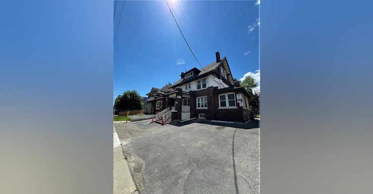 2-686 Main Street E, Hamilton, ON, L8M 1K5