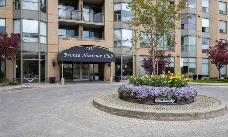 311-2511 Lakeshore Road W