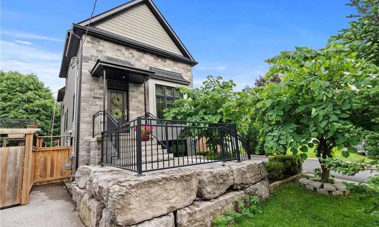 8 Stanmary Drive