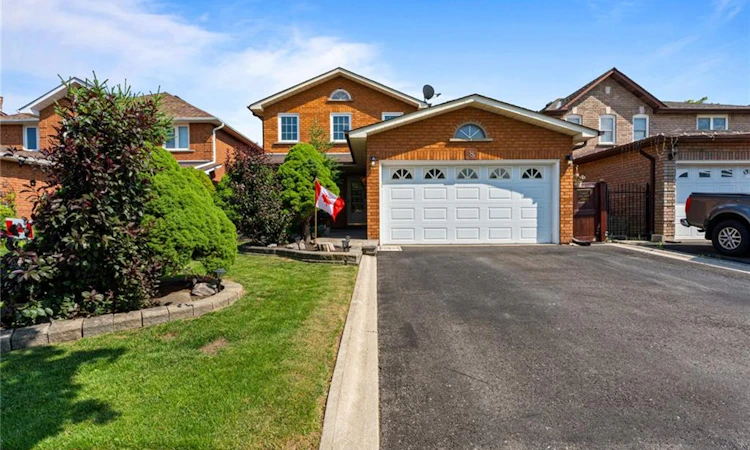 8 Cochrane Avenue