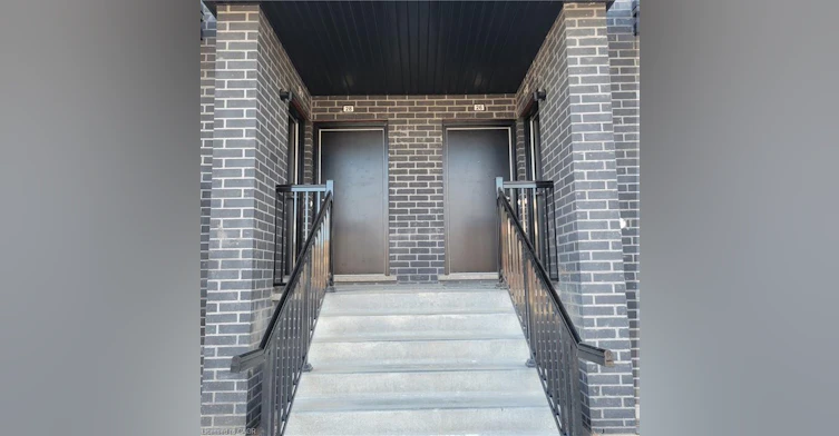28-235 Chapel Hill Drive, Kitchener, ON, N2R 1N3 - 3
