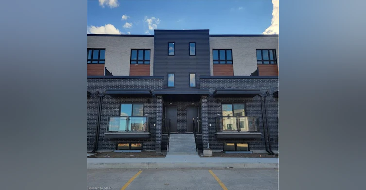 28-235 Chapel Hill Drive, Kitchener, ON, N2R 1N3 - 2