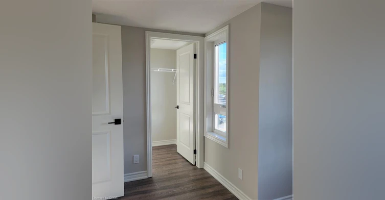 28-235 Chapel Hill Drive, Kitchener, ON, N2R 1N3 - 11
