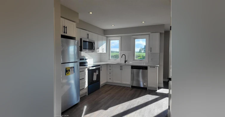 28-235 Chapel Hill Drive, Kitchener, ON, N2R 1N3 - 6