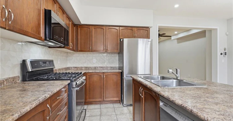 2549 Postmaster Drive, Oakville, ON, L6M 0L6 - 9