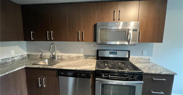 6-4 Ottawa Street N, Hamilton, ON, L8H 3Y7 - 2
