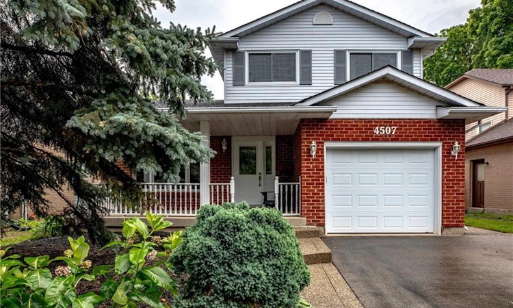 4507 Ivy Gardens Crescent
