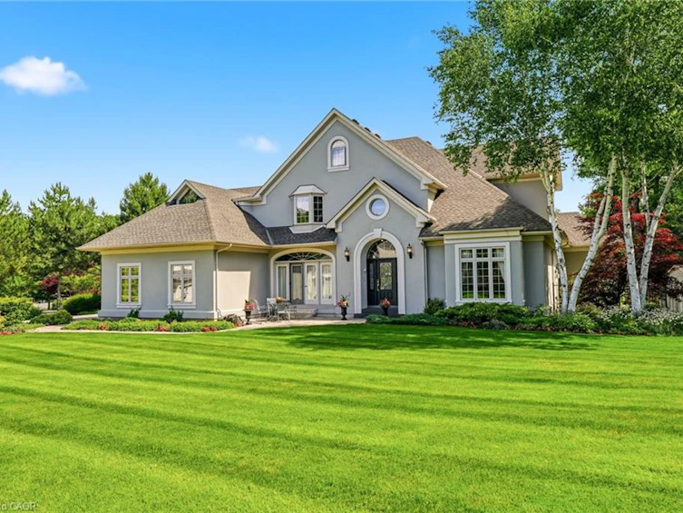 28 Millcreek Court, Hamilton, ON, L9G 4Z3
