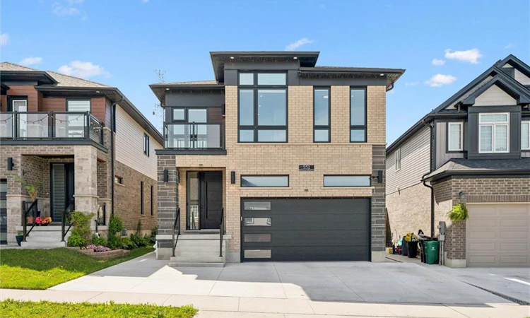552 Nathalie Crescent