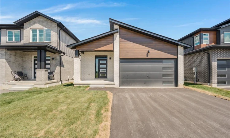 52 Moon Crescent