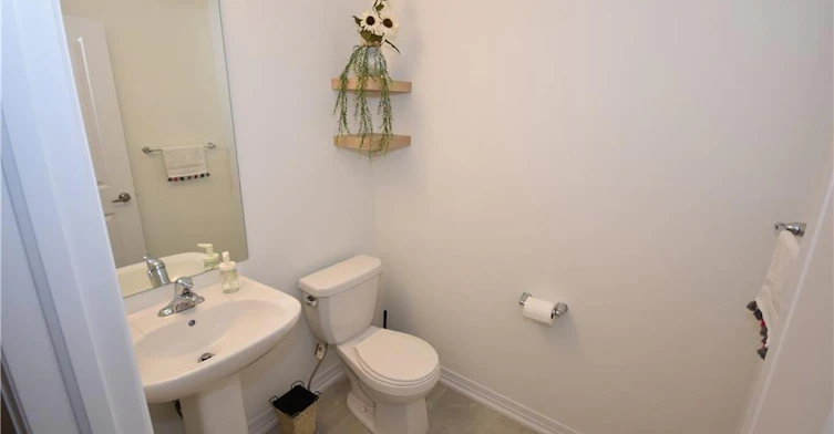 12 Velvet Way, Thorold, ON, L2V 0B7 - 11