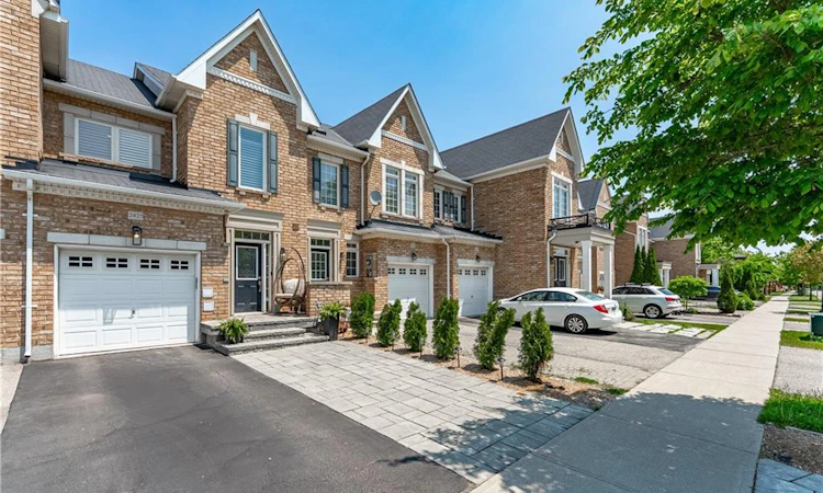2425 Grand Oak Trail