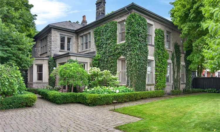 77 Claremont Drive