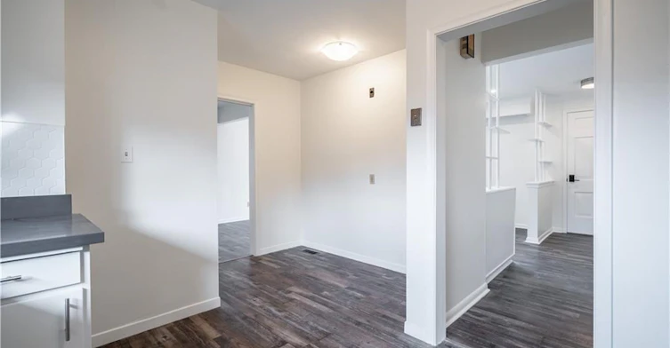 Upper-4 Starlight Court, Hamilton, ON, L8K 4C8 - 11