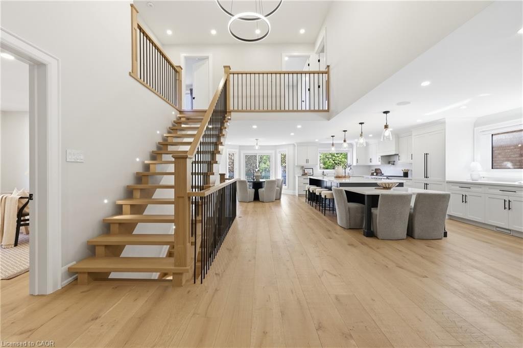 2029 Kempton Park Drive, Mississauga, ON, L5M 2Z4