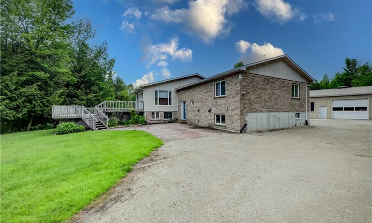 7298 Sideroad 8 W