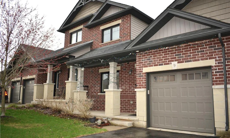 9-1 Chamberlain Avenue