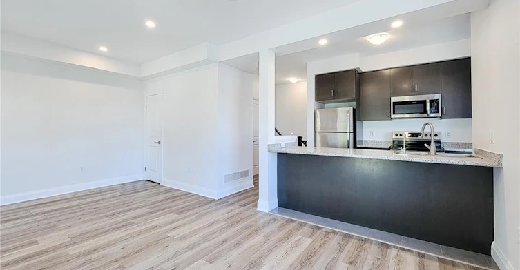 11 Pipe Avenue, Hamilton, ON, L9K 0J9 - 15