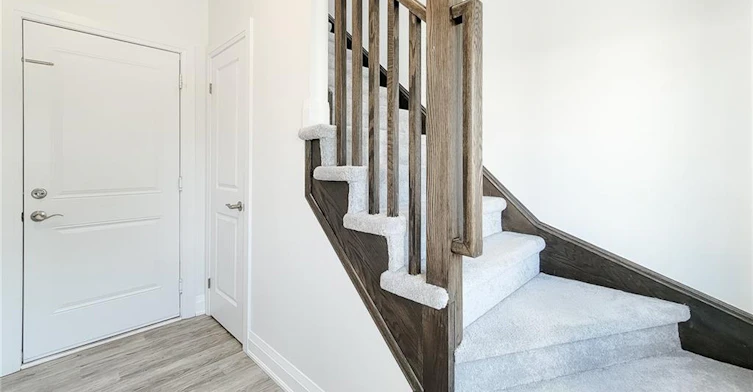 11 Pipe Avenue, Hamilton, ON, L9K 0J9 - 9