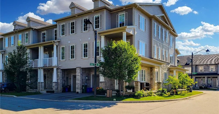 11 Pipe Avenue, Hamilton, ON, L9K 0J9 - 2