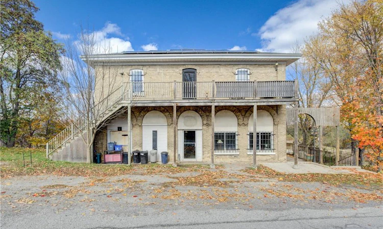 3506 Huron Road