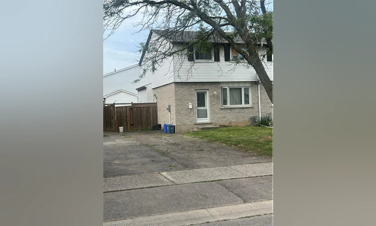 35 Debby Crescent