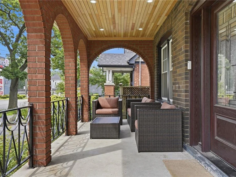 17 Tuxedo Avenue S, Hamilton, ON, L8K 2R7 - 3