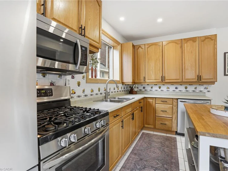 17 Tuxedo Avenue S, Hamilton, ON, L8K 2R7 - 16