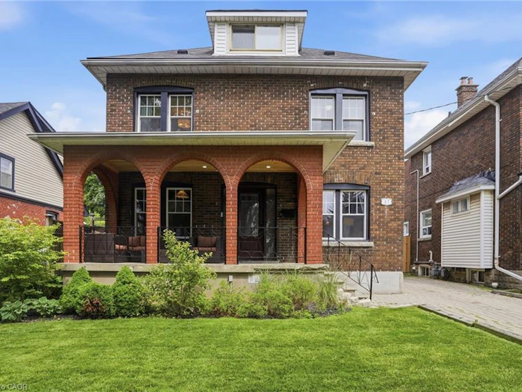 17 Tuxedo Avenue S, Hamilton, ON, L8K 2R7