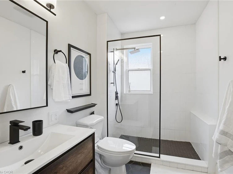 17 Tuxedo Avenue S, Hamilton, ON, L8K 2R7 - 26