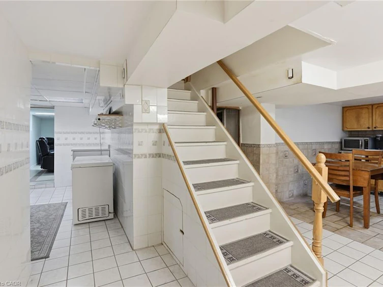 17 Tuxedo Avenue S, Hamilton, ON, L8K 2R7 - 39