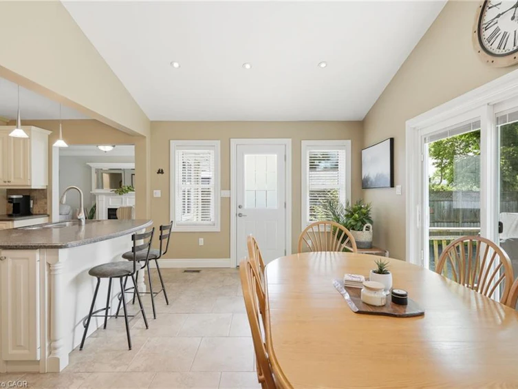 101 Victoria Street, Hamilton, ON, L0R 2H0 - 11