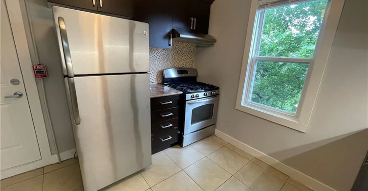306-1544 King Street E, Hamilton, ON, L8K 1S9 - 4