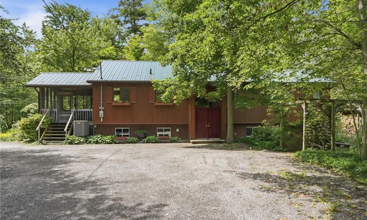 9964 Concession 1 Road