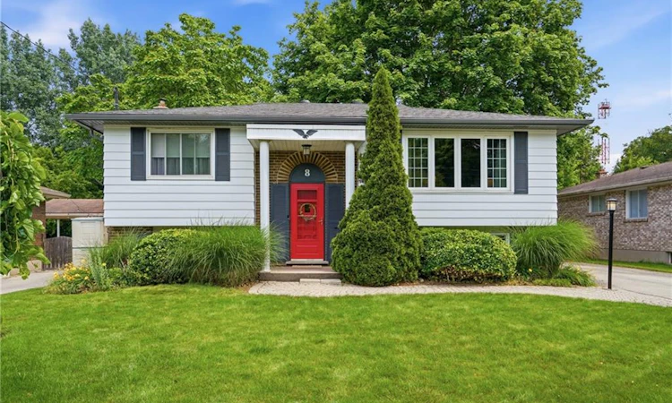 8 Tudor Gate Place