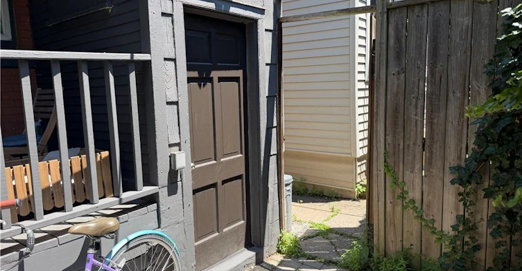 207 Charlton Avenue W, Hamilton, ON, L8P 2E3
