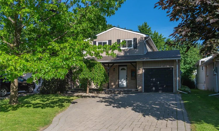 162 Parkside Drive E