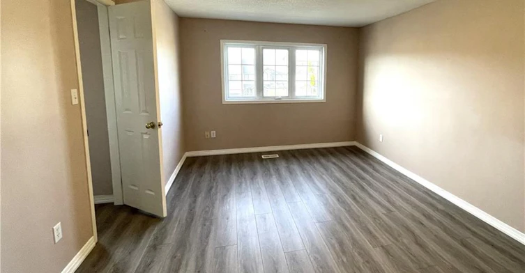 300 Activa Avenue, Kitchener, ON, N2E 3V1 - 5