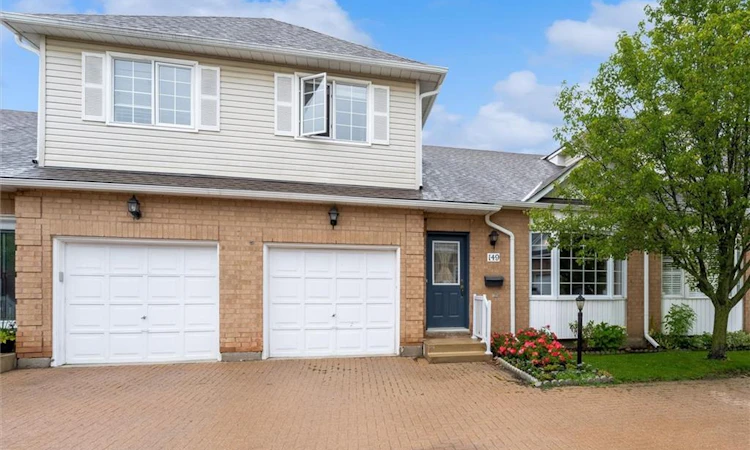 149 Silverbirch Boulevard