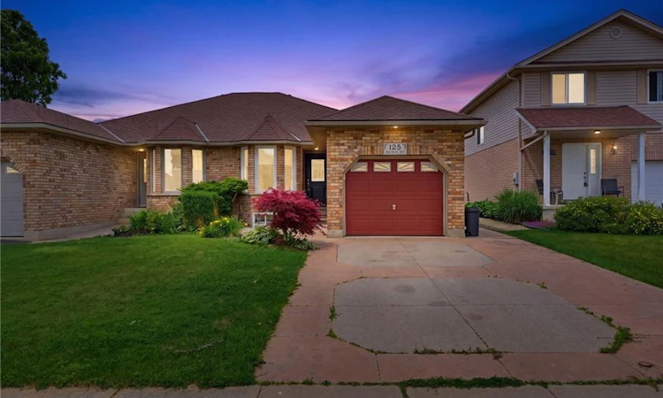 125 Whitlaw Way