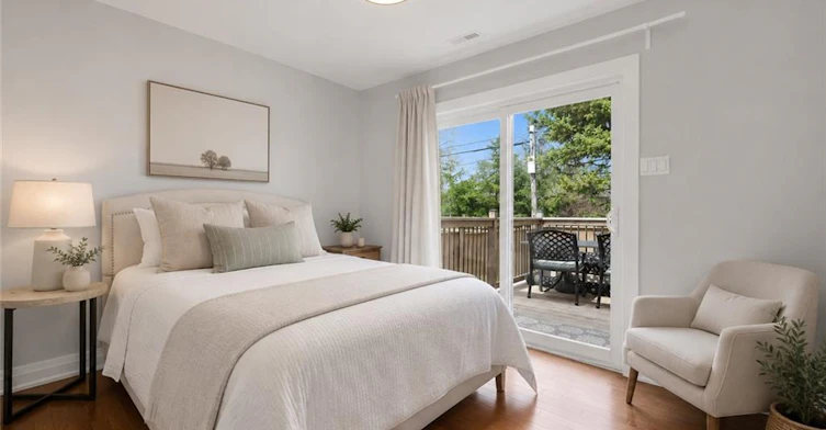 Main Level-22 North Heights Road, Toronto, ON, M9B 2T1 - 7