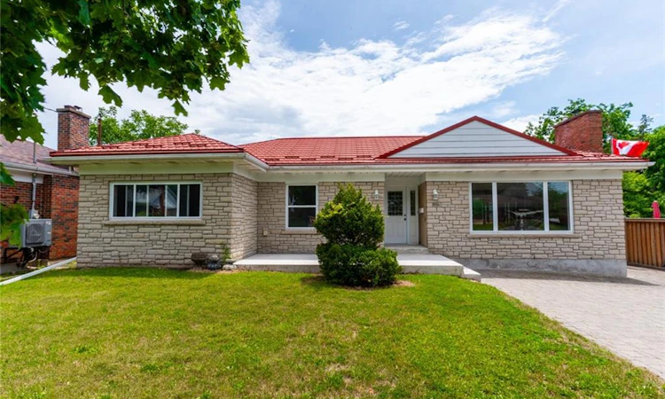 107 Queensway Drive