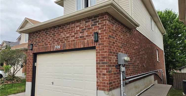 709 Windflower Crescent, Kitchener, ON, N2E 4B3 - 3